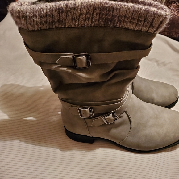 sweater trim boots